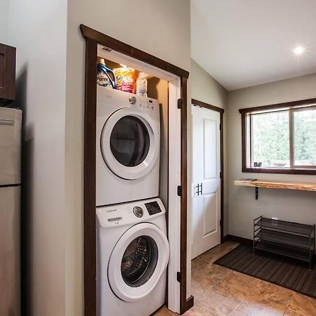 The Best 2 Bedrooms Suite In Revelstoke! Eksteriør bilde