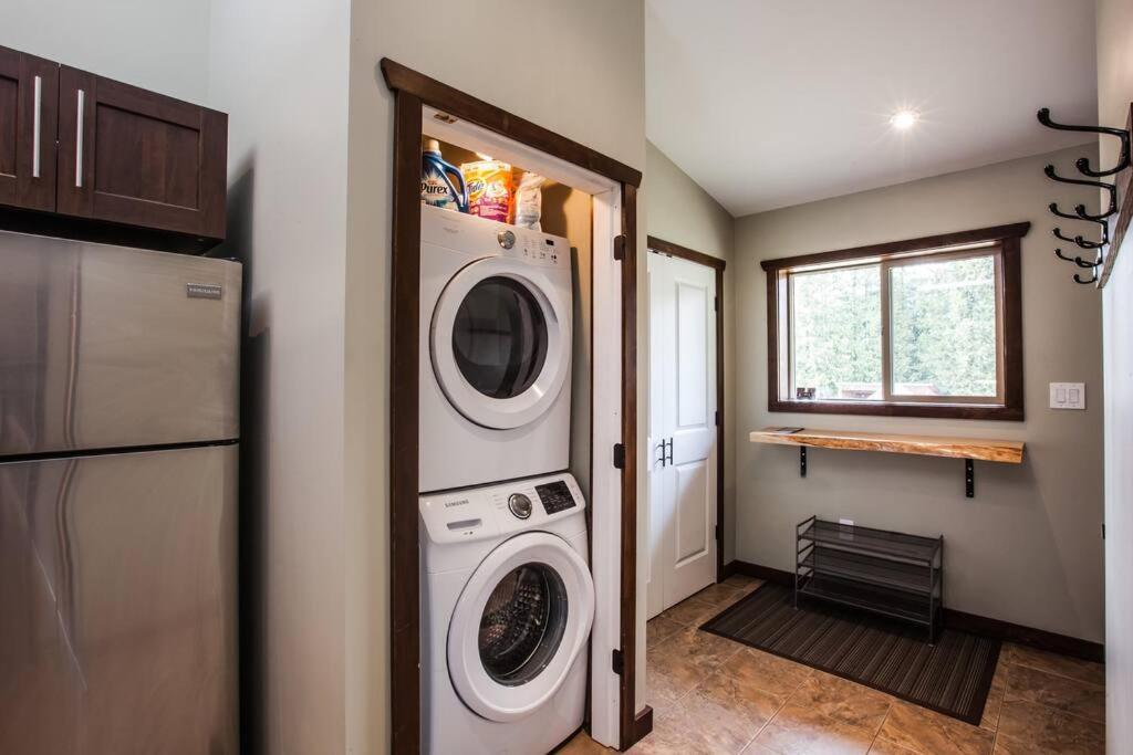 The Best 2 Bedrooms Suite In Revelstoke! Eksteriør bilde