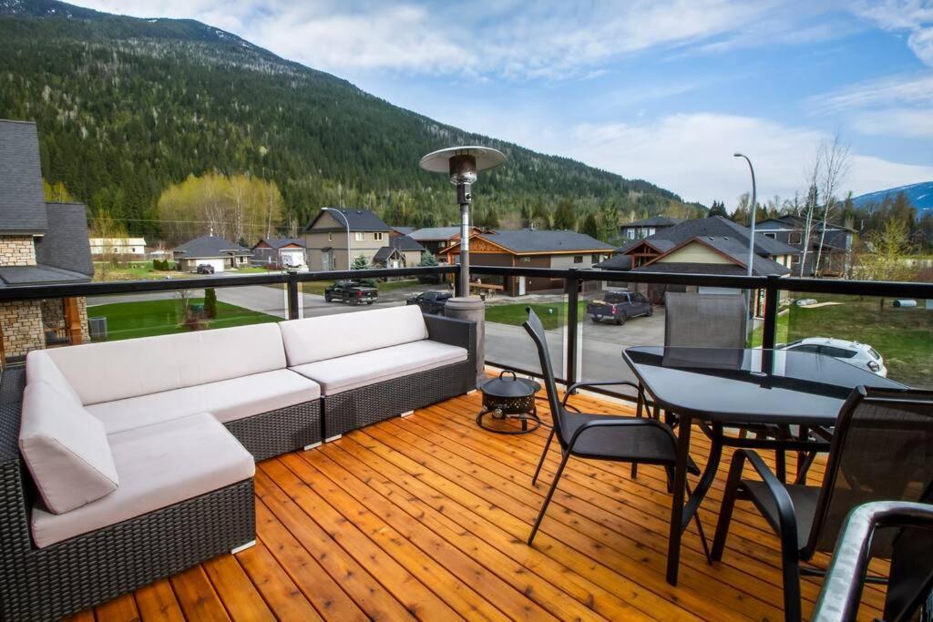 The Best 2 Bedrooms Suite In Revelstoke! Eksteriør bilde