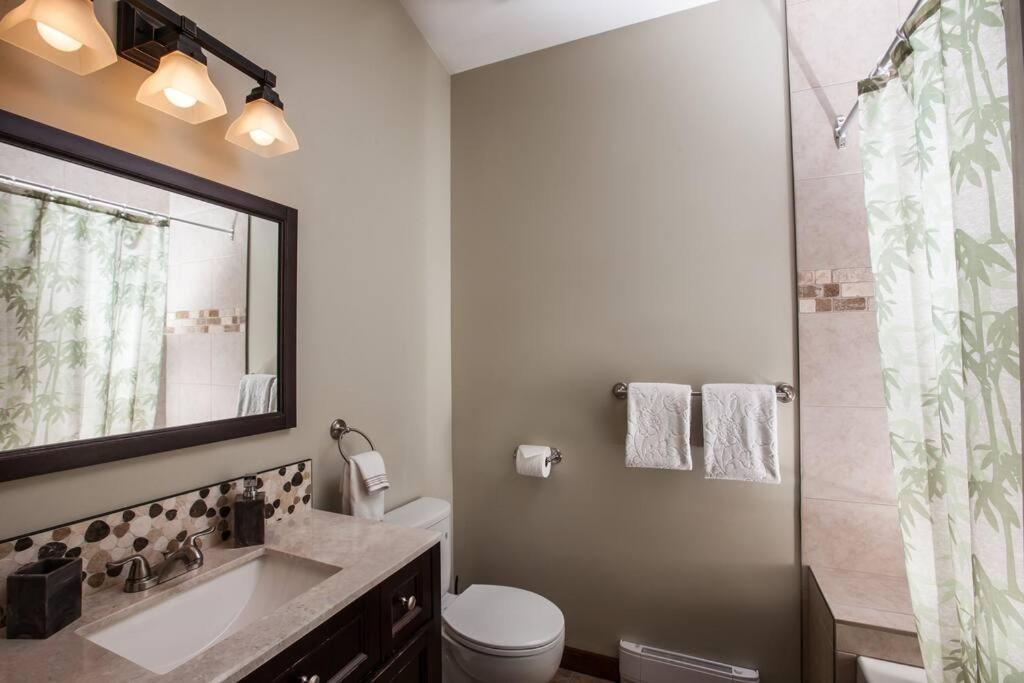 The Best 2 Bedrooms Suite In Revelstoke! Eksteriør bilde