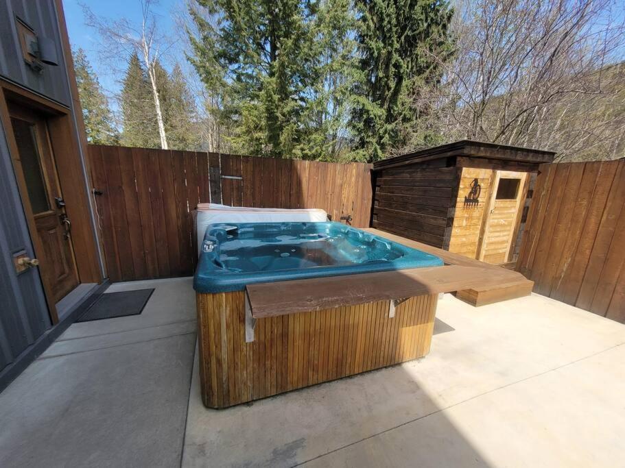 The Best 2 Bedrooms Suite In Revelstoke! Eksteriør bilde